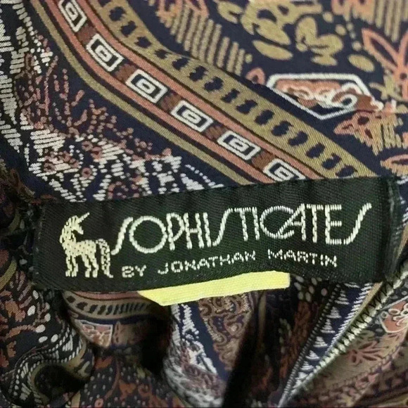 Sophisticates vintage purple patterned button up - Picture 6 of 7